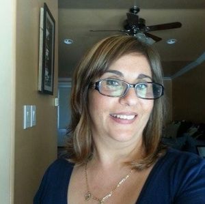 Meet your Posher, Elena